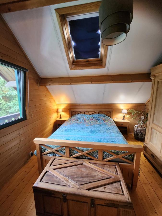 Le Chalet Du Cerf - Chambre D'Hote Somme-Leuze ภายนอก รูปภาพ
