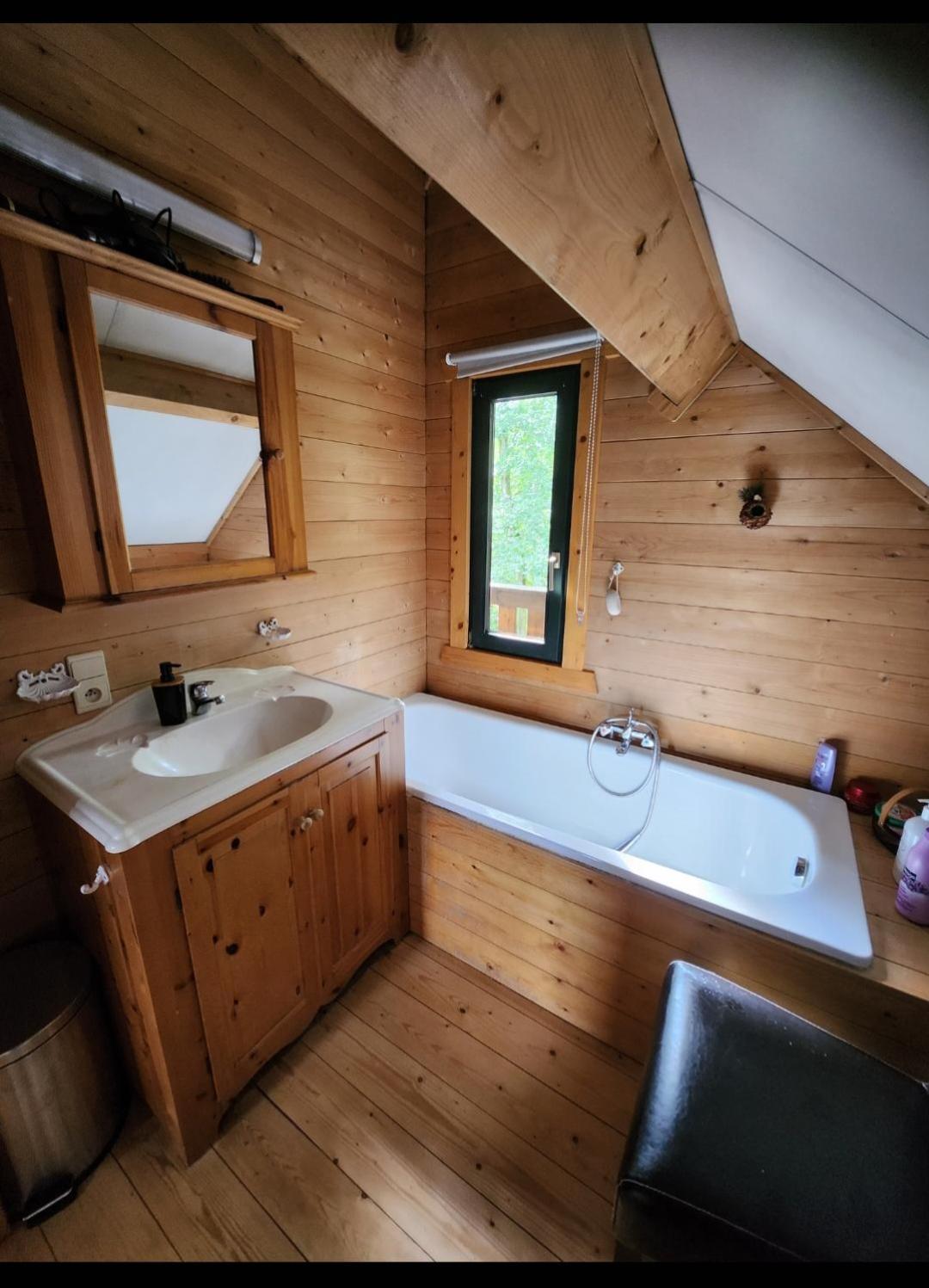 Le Chalet Du Cerf - Chambre D'Hote Somme-Leuze ภายนอก รูปภาพ